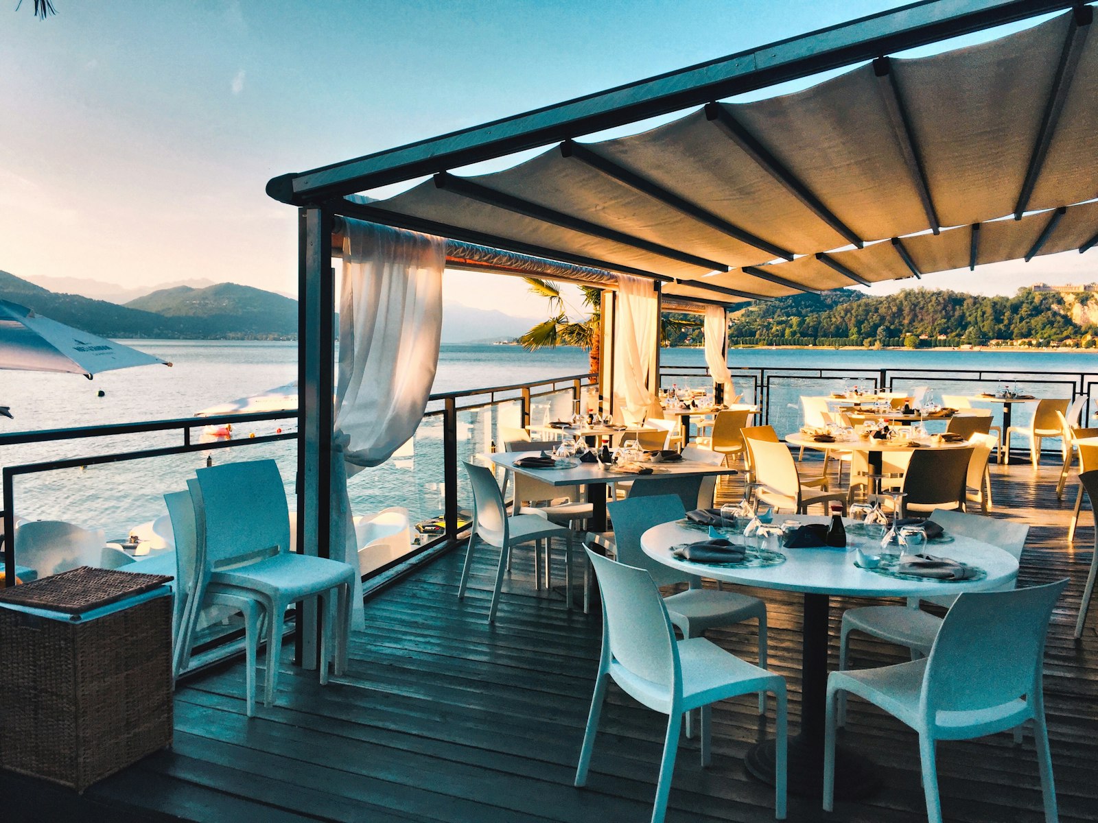 Passaggio terrace by the sea